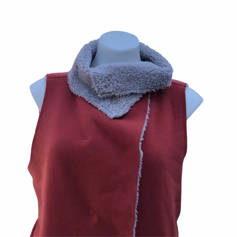 Dylan red faux shearling vest snap closure Medium